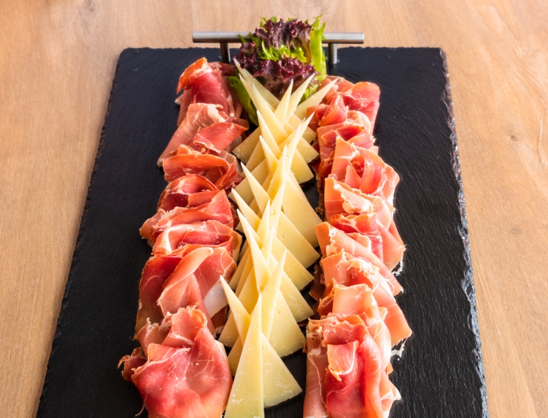 Jamón Serrano med manchego Torbjørns Catering